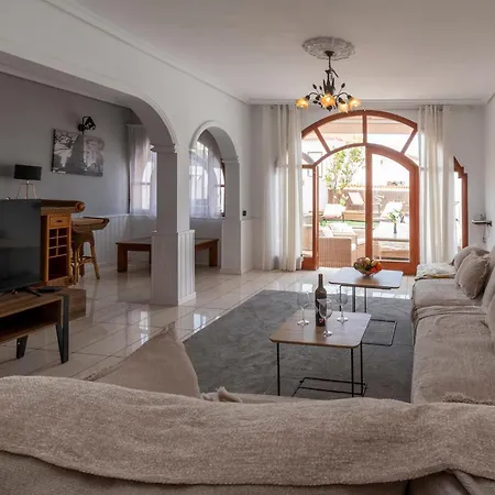 Tricia 6 Bedroom Americas Vila Playa de las Americas (Tenerife)