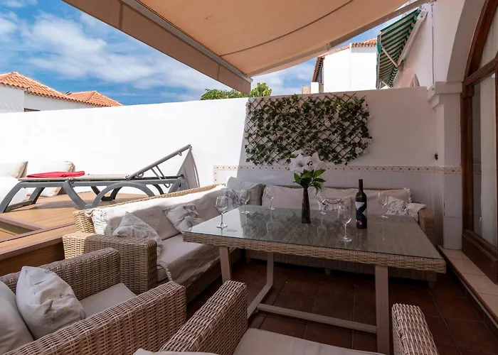 Tricia 6 Bedroom Americas