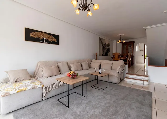 Tricia 6 Bedroom Americas Vila Playa de las Americas (Tenerife)