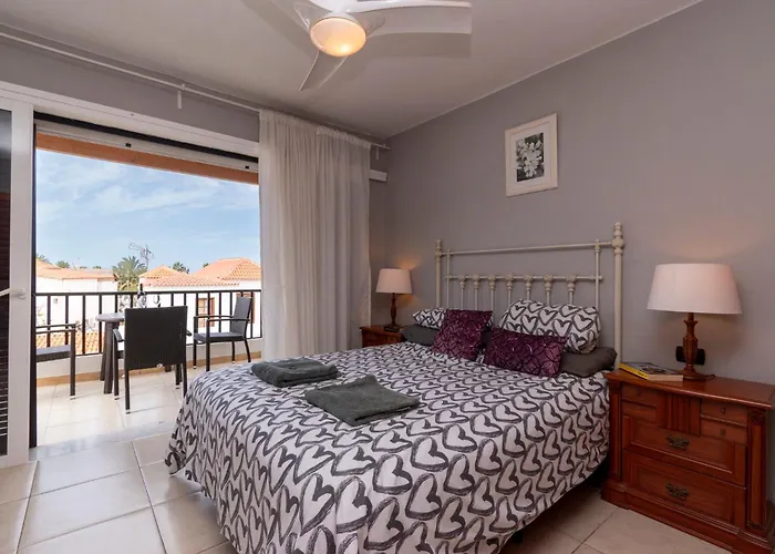 Tricia 6 Bedroom Americas