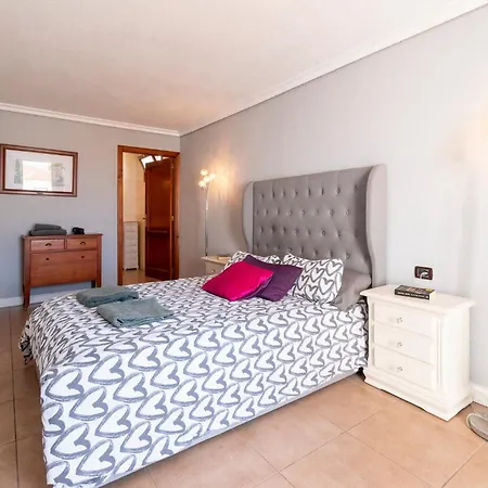 Tricia 6 Bedroom Americas *